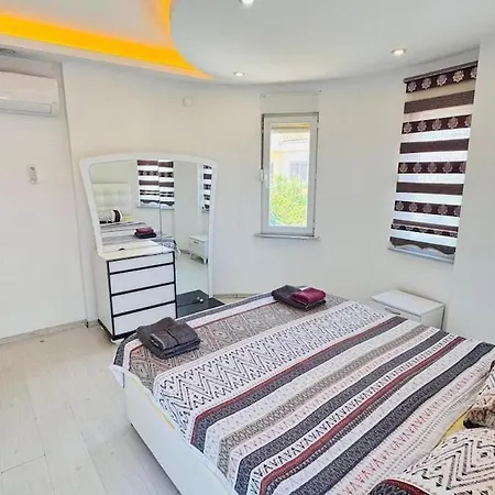 Super 4 Bedroom With Poolvilla Вилла *